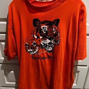 CUB SCOUT T SHIRT XL. WORN 1 TIME ONLY